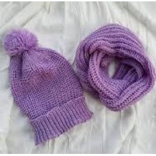 CONJUNTO GORRO-BUFANDA LILA